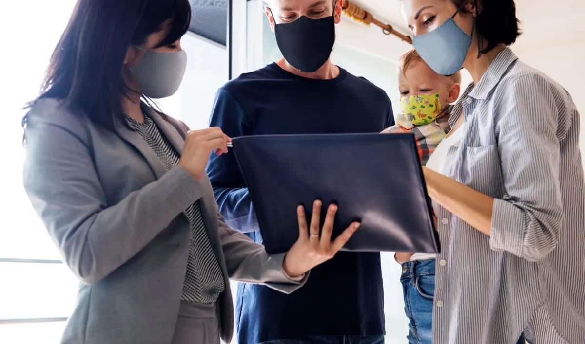 Planning to view a property? Here’s how to safely go to a physical site viewing during the pandemic