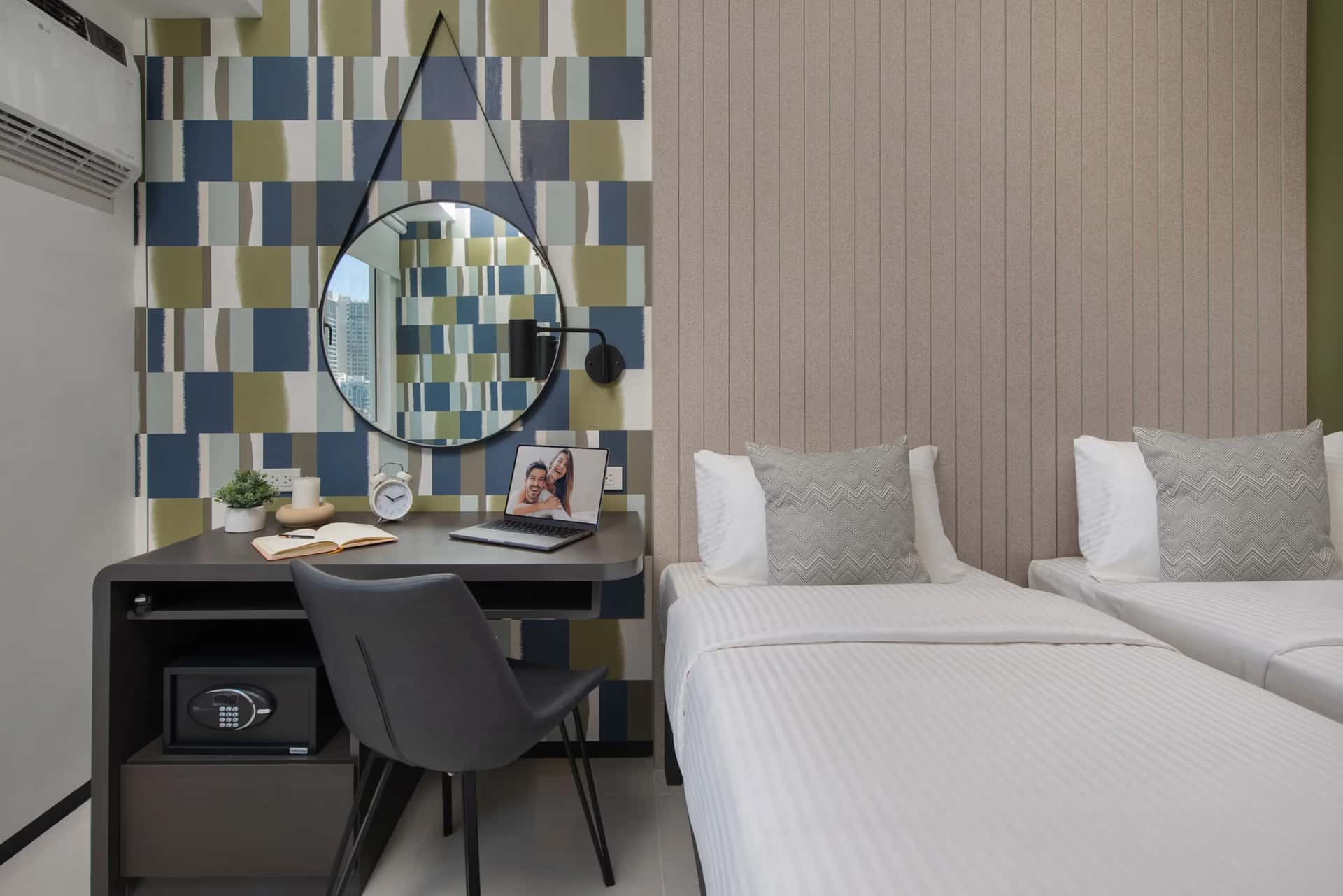 The Suites Torre Lorenzo Malate gallery image 25