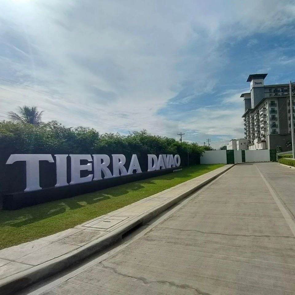 Tierra Davao Road, capturing the facade view of the Dusit Thani Residence Davao